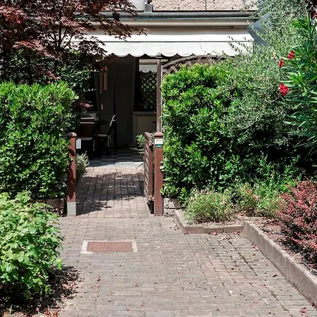 Duplex Chic With Private Garden アパート *